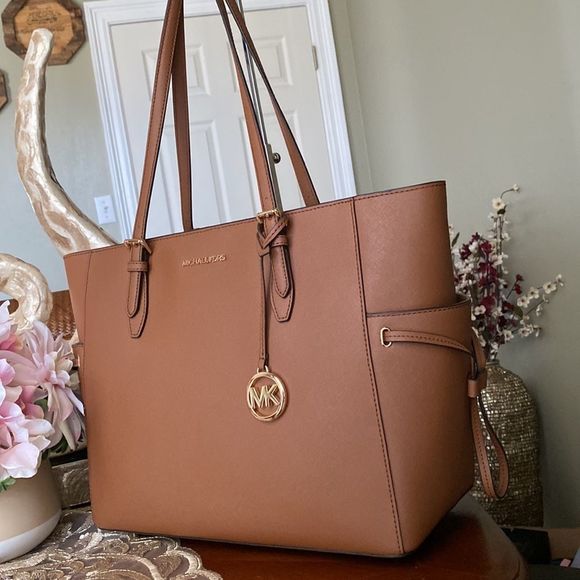 Michael Kors LG brown tote - Picture 5 of 11